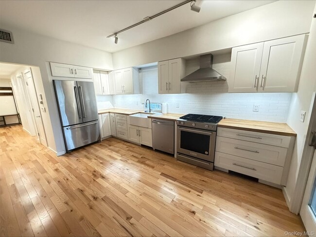 Photo - 437 Warburton Ave Unit 1