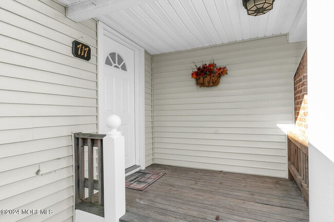 Photo - 717 Harmony Rd