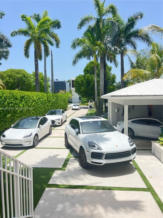 Photo - 745 NE 77th St