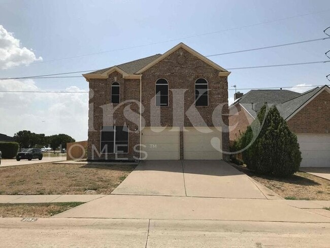 Photo - 2132 Montclair Ln House