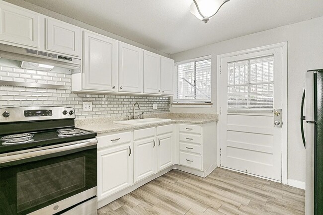 Building Photo - 8111 W 10th Ave Unit 8111