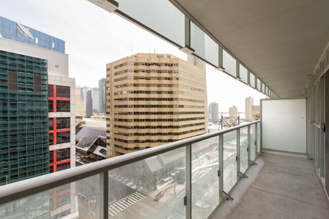 Photo - 300 Front St W Unit SI ID1222950P