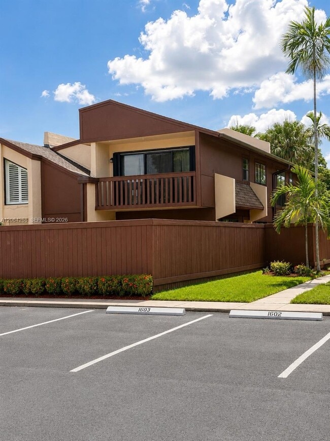 Building Photo - 6534 SW 114th Pl