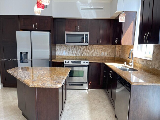 Photo - 1755 E Hallandale Beach Blvd Unidad Mez 6E