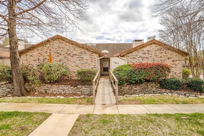 5947 Chimney Wood Cir