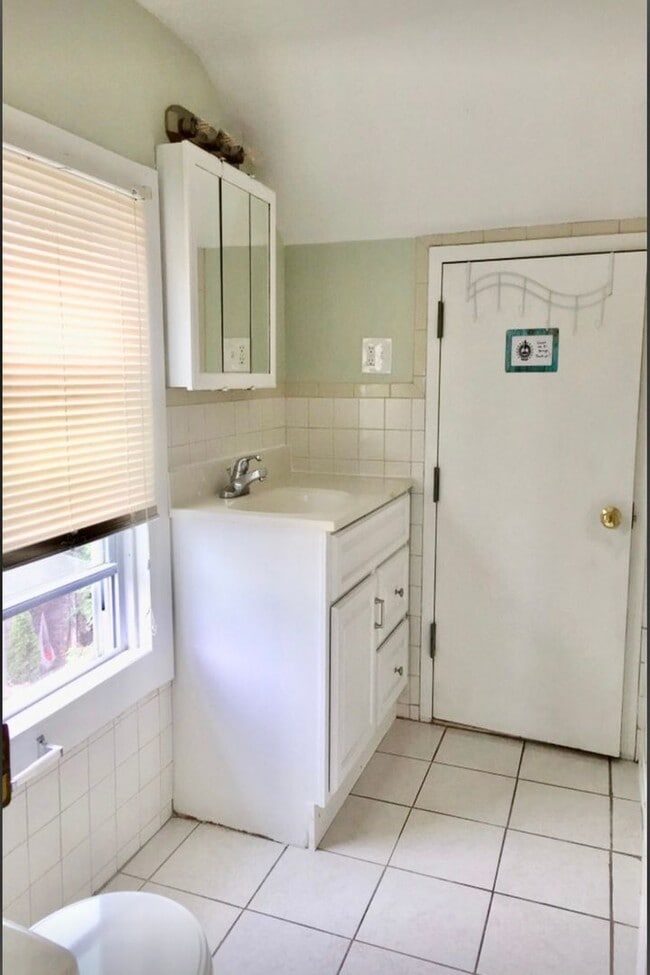 Photo - 42-44 Brighton Street (Maintenance Lease Up Only) Unidad 44 Brighton Street  3