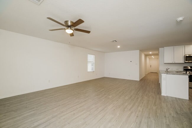 13910 Reservoir Dr