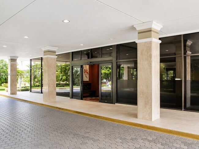 Photo - 400 Kings Point Dr Unit 812