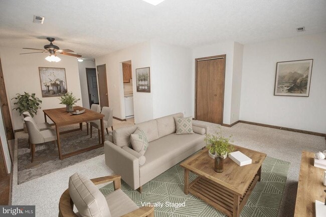 Building Photo - 23254 Chestnut Oak Ct Unit 9-A