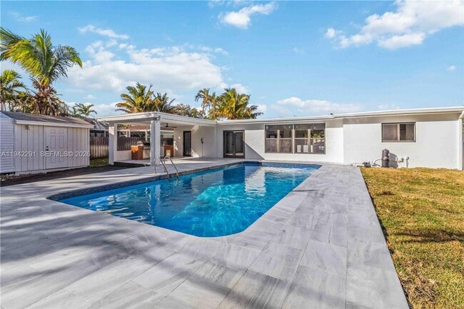 Building Photo - 5420 Lincoln St