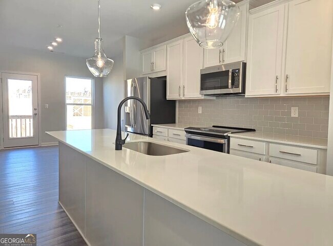 Photo - 341 Skylar Ct SE