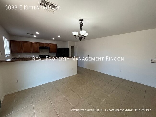 5098 E Kittentails Dr