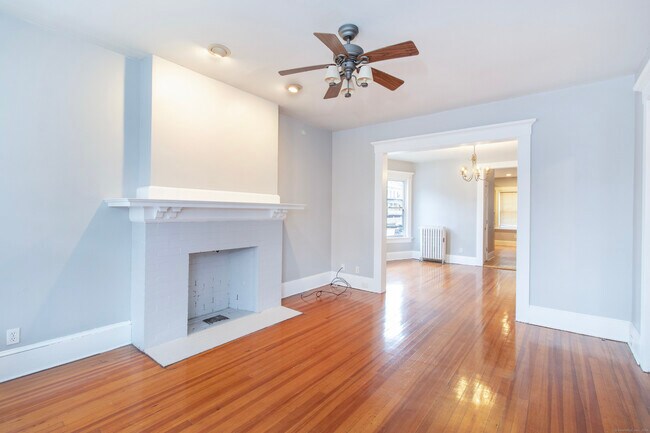 Photo - 1094 Iranistan Ave