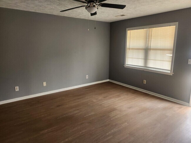 Photo - 506 Johnson St