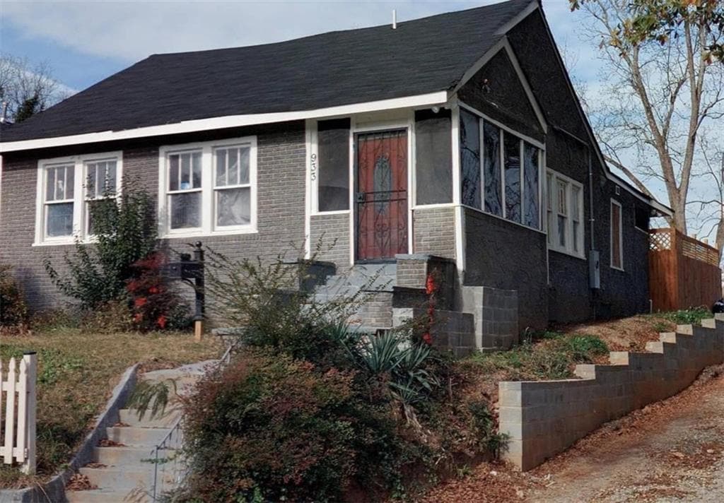 Photo - 933 Ashby Cir NW House