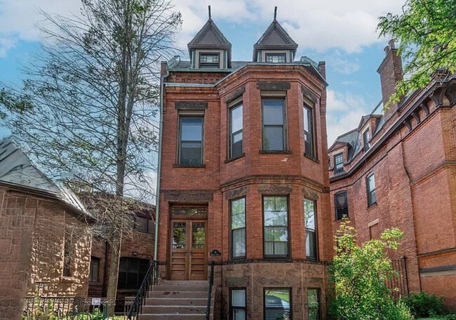 Building Photo - 18 Willett St Unit Apt 3