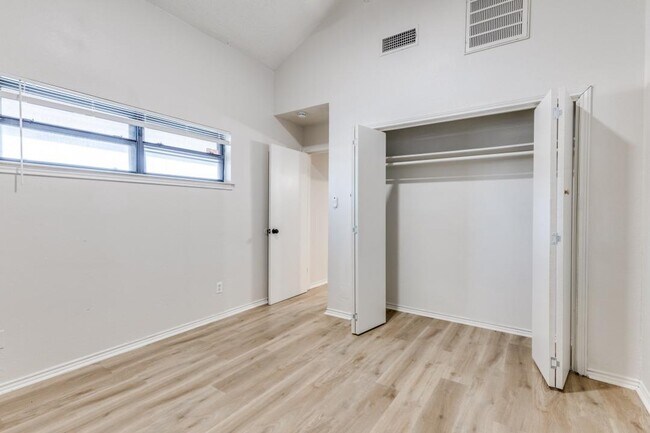 418 S Las Vegas Trail