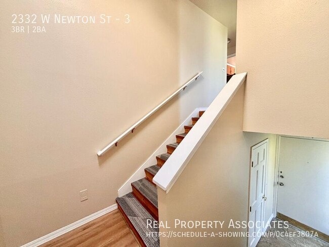Photo - 2332 W Newton St Unidad 3