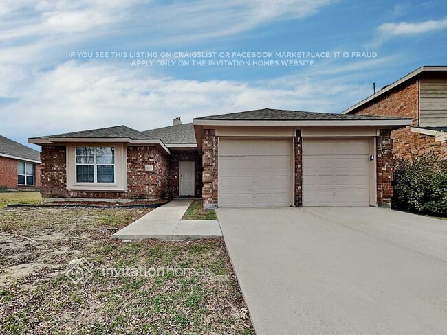 Building Photo - 2817 Goldfinch Dr