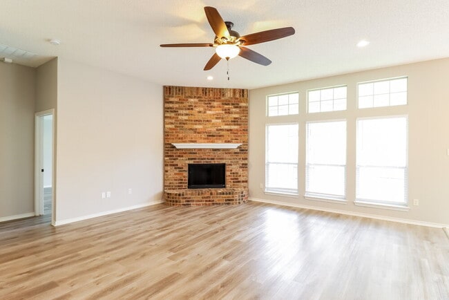 Photo - 6211 August Run