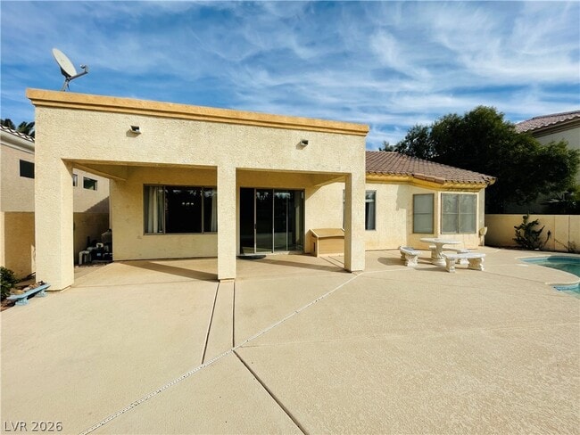 231 Cliff Valley Dr