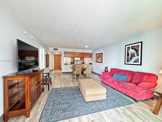 Building Photo - 1200 Brickell Bay Dr Unit 3106