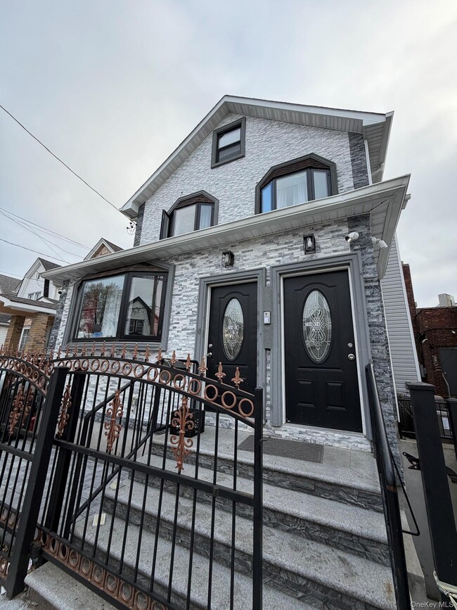 Photo - 104-14 120th St
