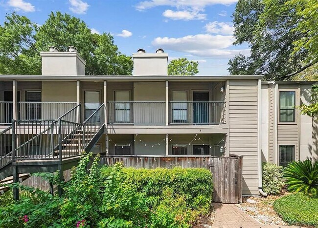 Building Photo - 1100 Augusta Dr