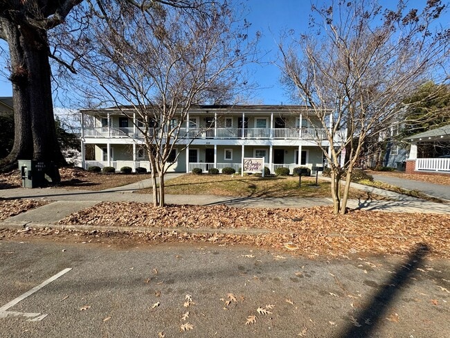 Photo - 402 S Holly St