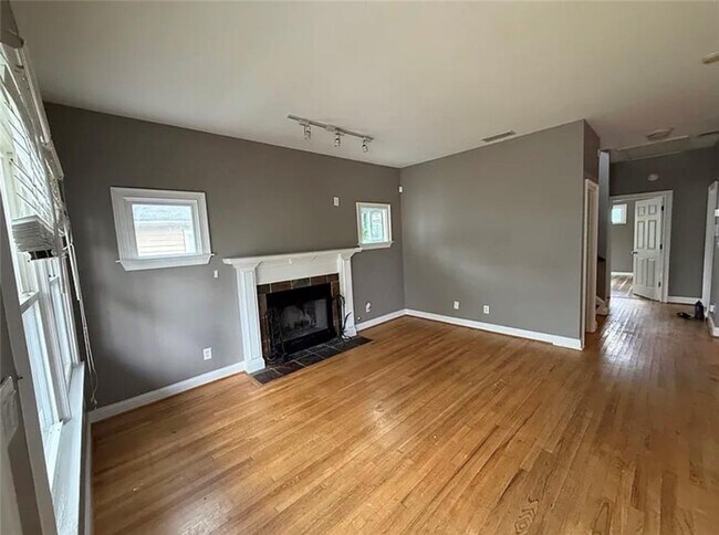 Photo - 777 Pryor St SW