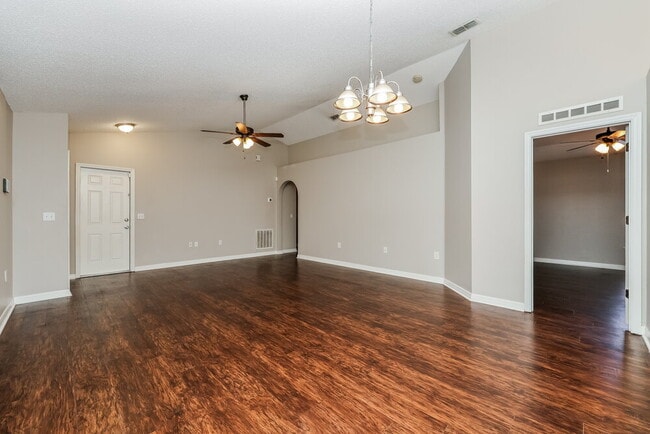 Photo - 11426 Ivy Flower Loop