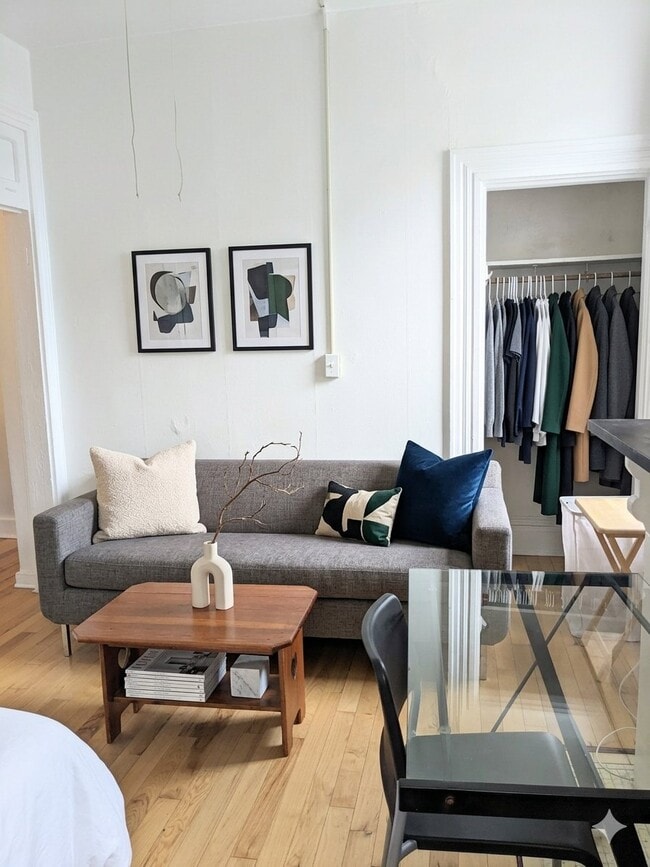 Building Photo - 5434 Howe St