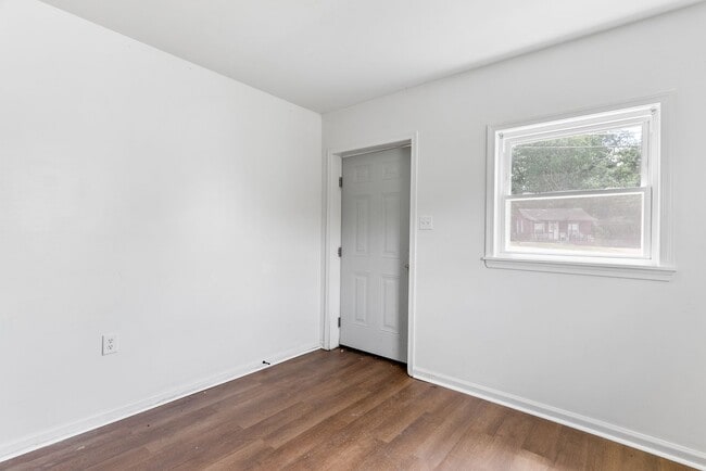 Photo - 422 Longwood Ave Unit A