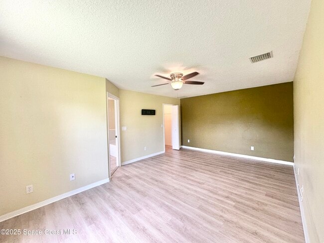 Photo - 6415 Muller Ave