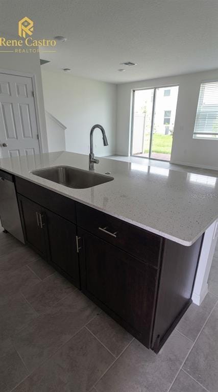 4557 Range Land Wy