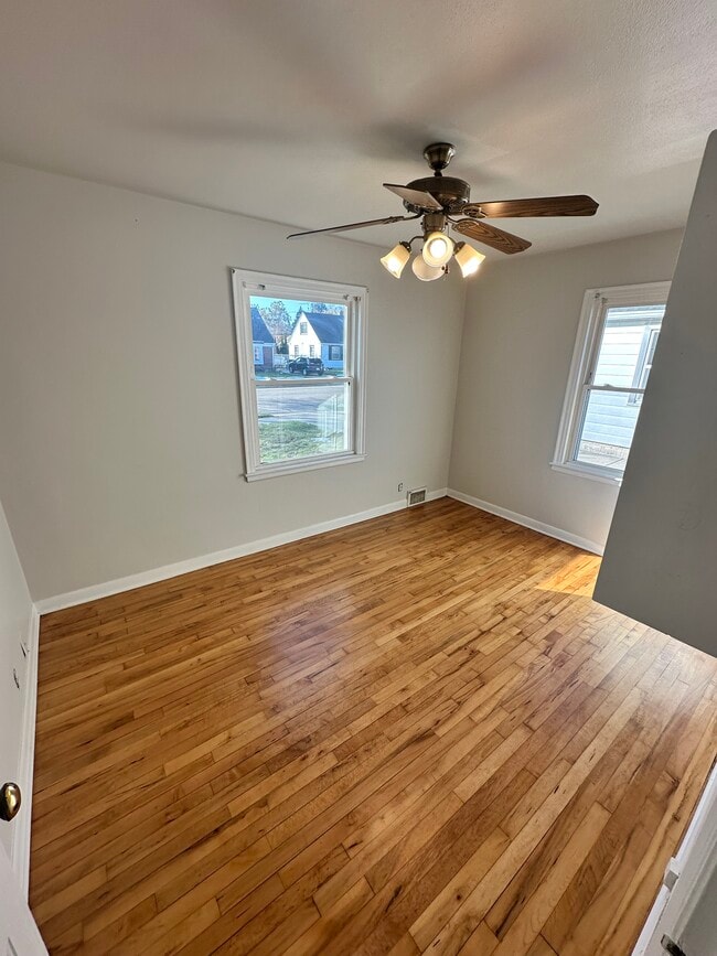 Photo - 1302 Kingston Ave