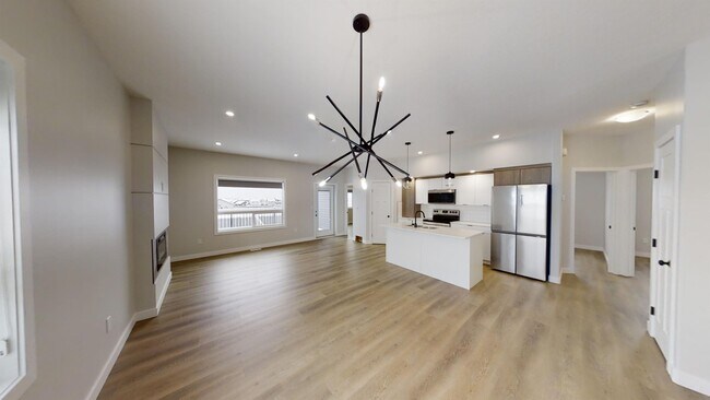 Photo - 13002-13106 106 St