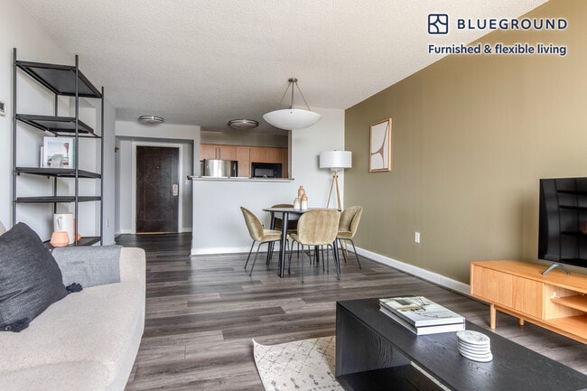 Photo - 4835 Cordell Ave Unidad FL8-ID856