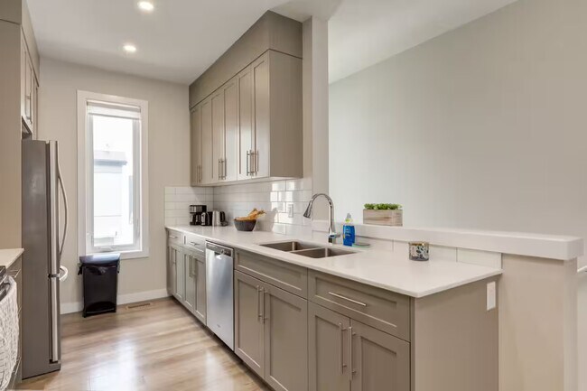 Photo - 126 Skyview Ranch Cir NE