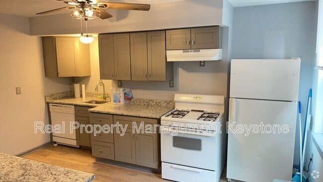 Building Photo - 2422 Jane St Rental