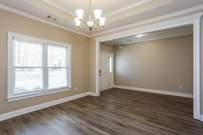 Photo - 2058 Windfield Dr