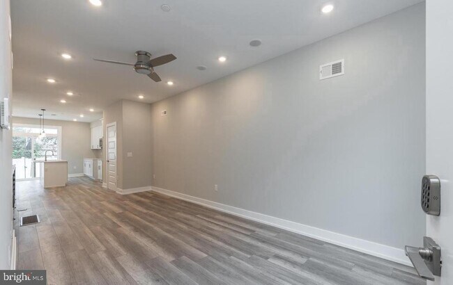 Photo - 140 W Huntingdon St Unit 1