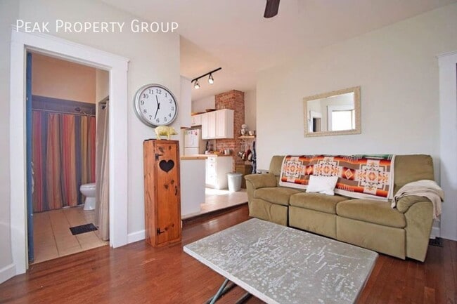 Photo - 407 Ada St