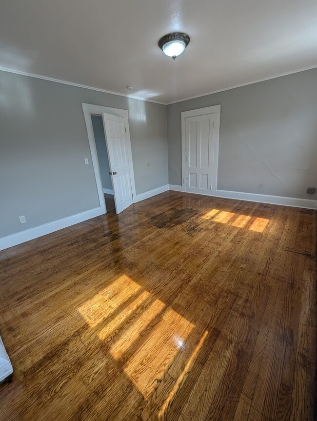 Building Photo - 69 Webb St Unit 3 Rental