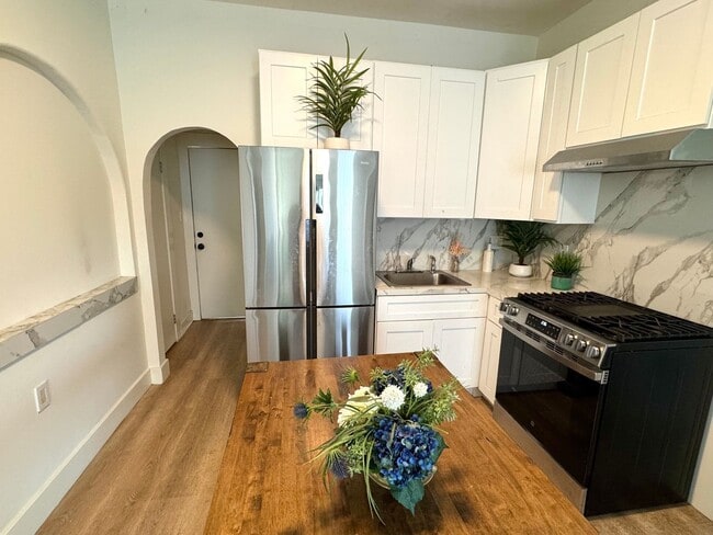 Photo - 1 MONTH FREE! 4 Bed 2 Bath in Echo Park wi...