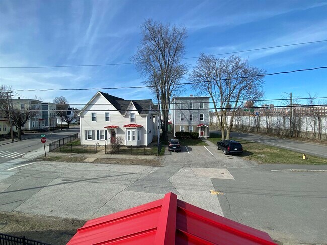 27 Ferry St Unit 1W