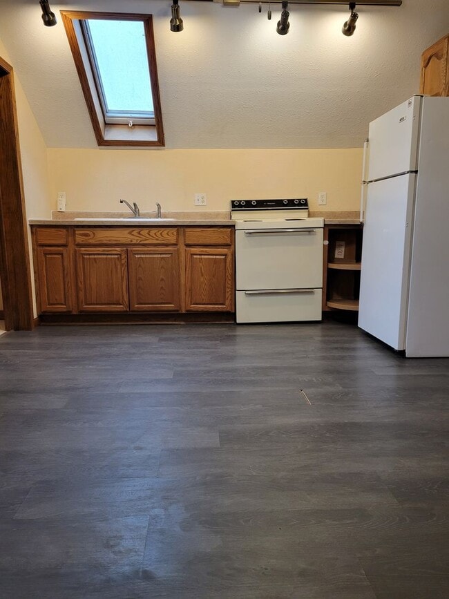 114 S 4th St Unit 2
