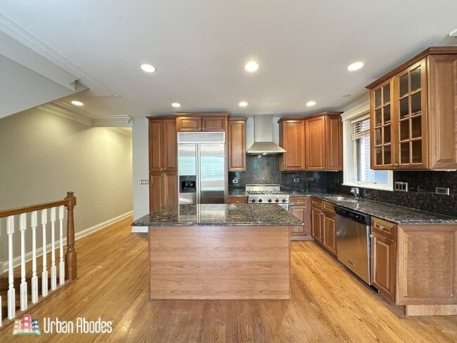 Photo - 3721 N Clifton Ave Unit J00W