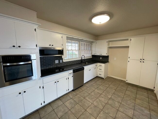 Photo - 9404 Mahler Pl