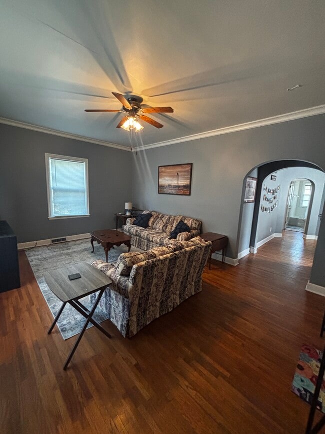 Building Photo - 821 W 4th Ave Unit Main